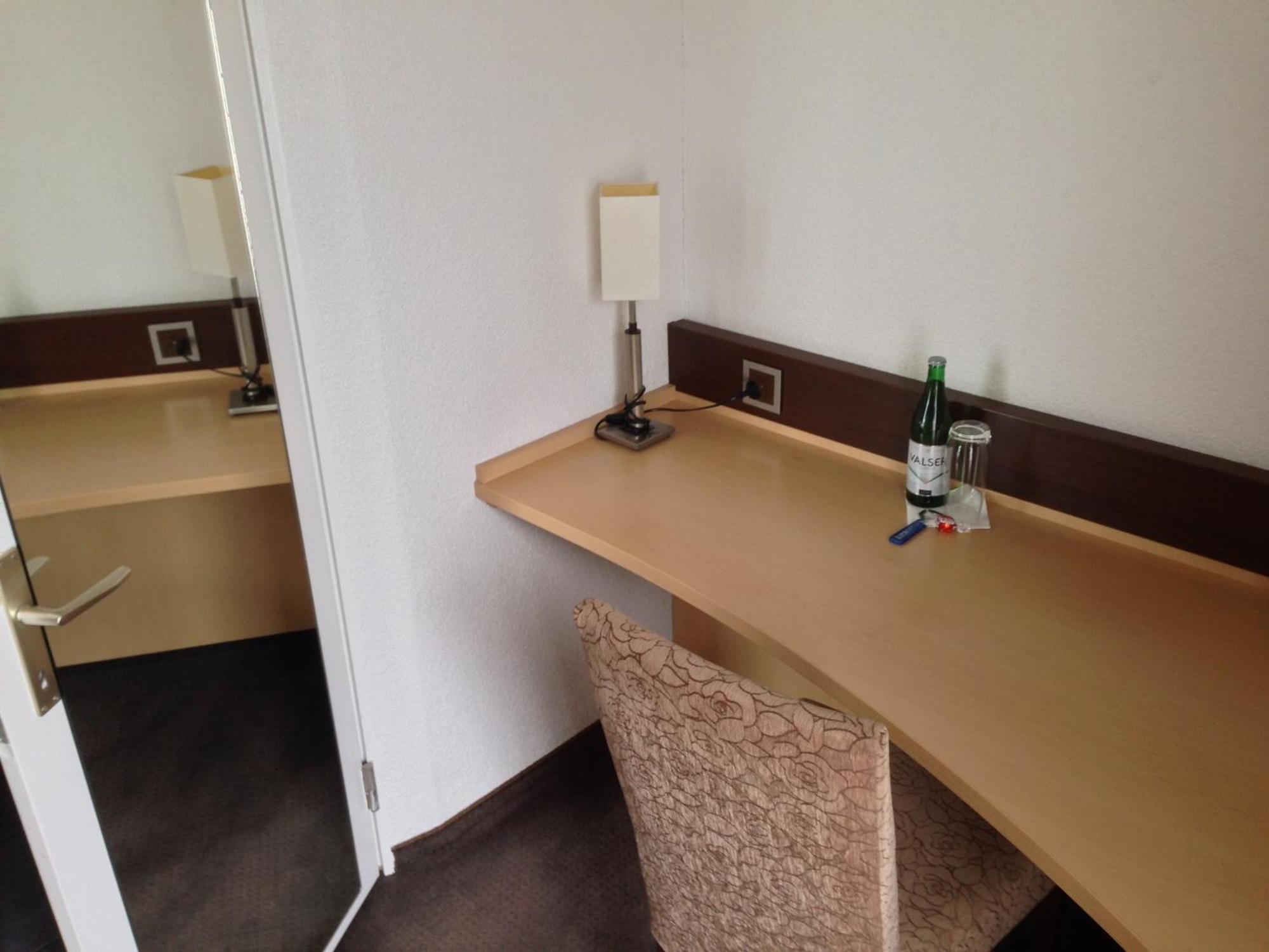 Hotel Zum Goldenen Kreuz Frauenfeld Quarto foto